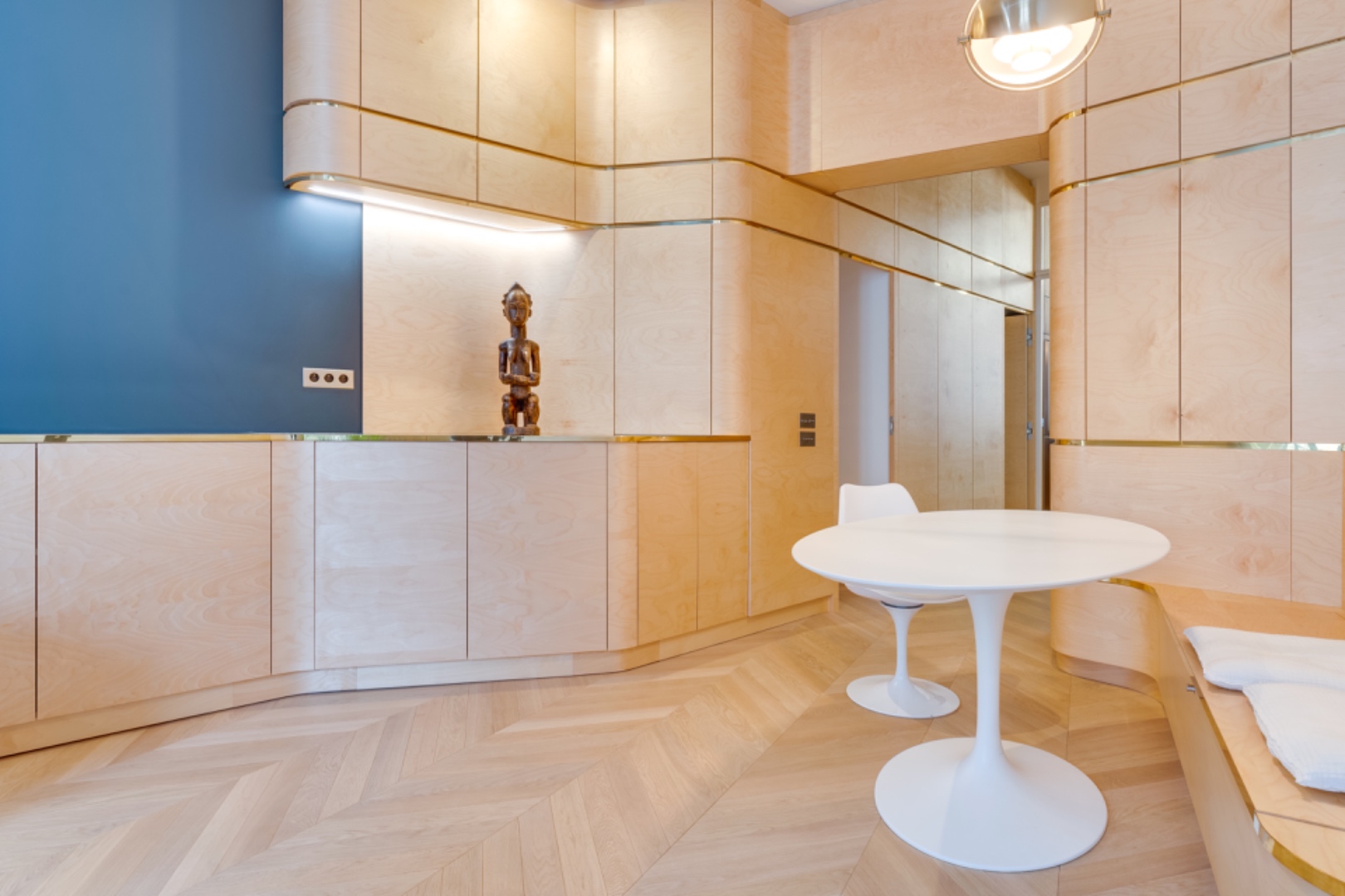 Kitchen and dining detail